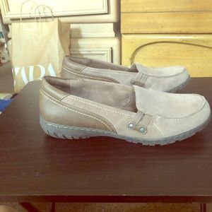 Shoe